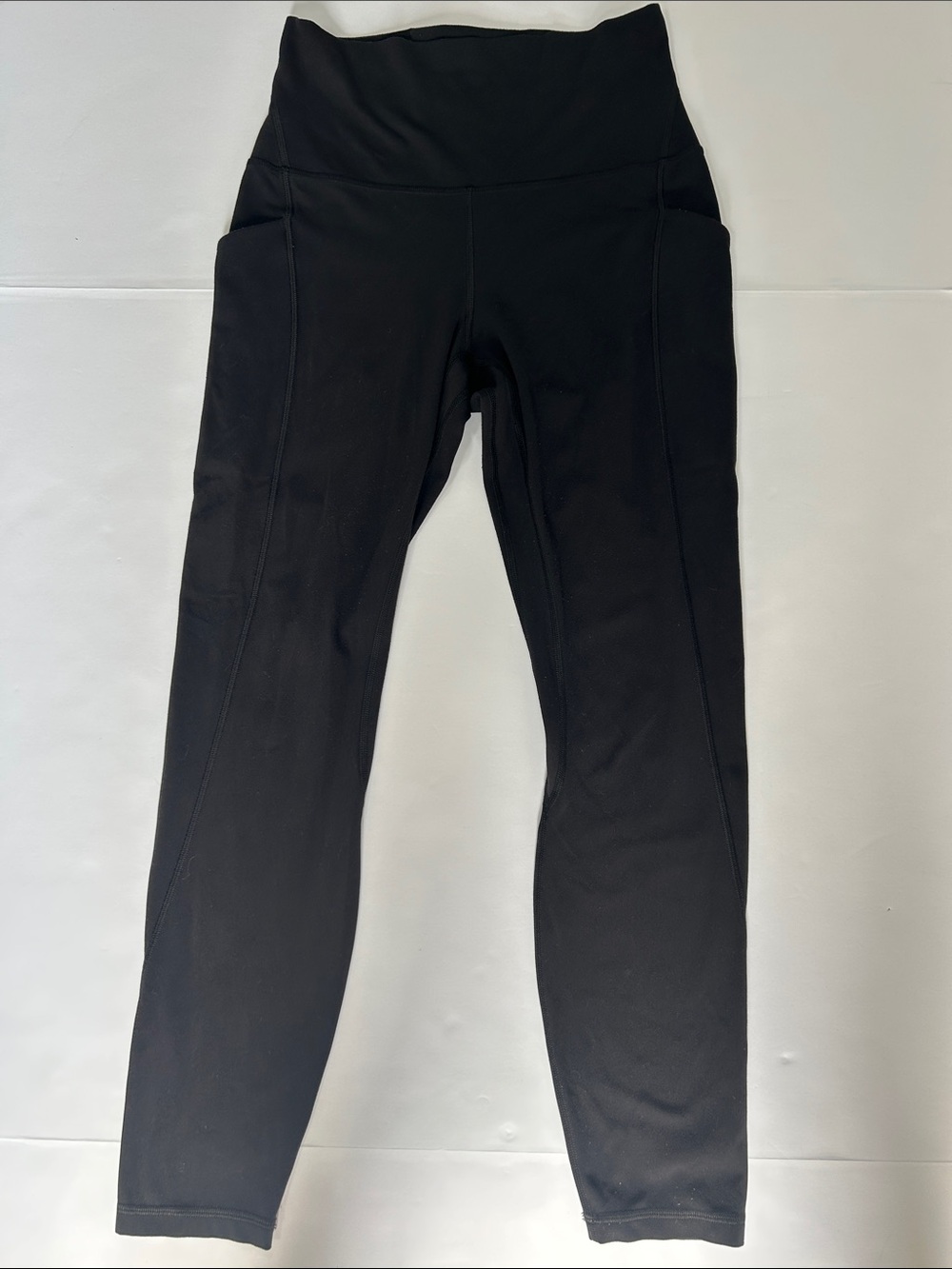 Lululemon Black High-Waist Leggings with Side Pockets Size 6